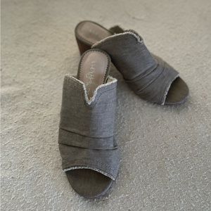 Very G | Peep Toe Slip Size 9.5